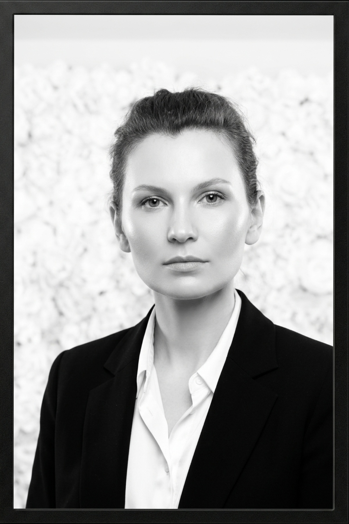 Black-and-white individual Glam Filter portrait example