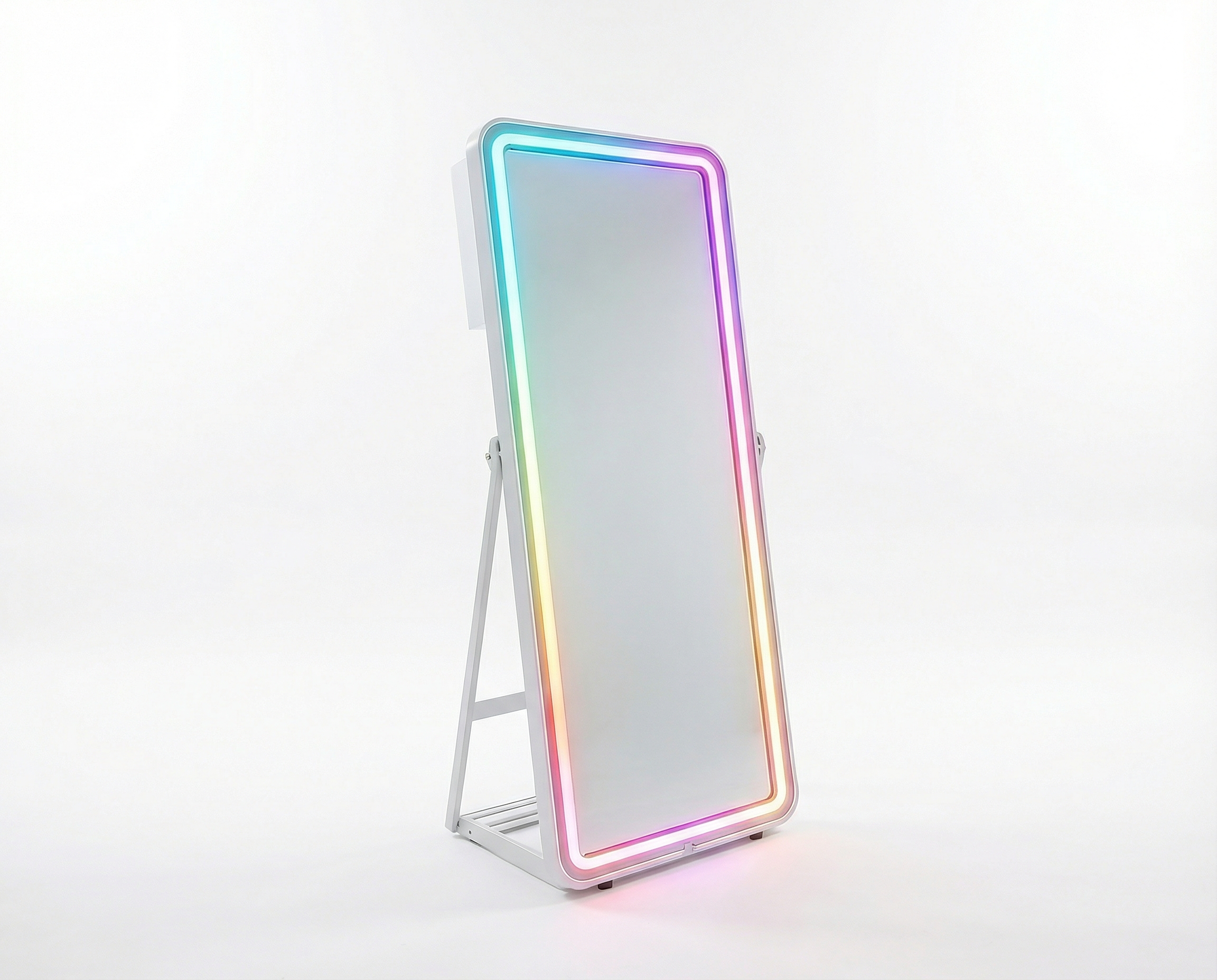 Premium ELIO mirror booth setup